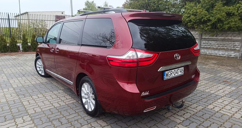 Toyota Sienna cena 109500 przebieg: 116000, rok produkcji 2015 z Grójec małe 379